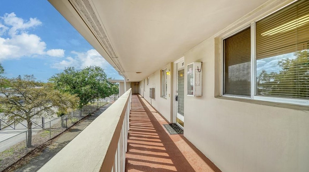 3751 S School Ave #31, Sarasota, FL 34239