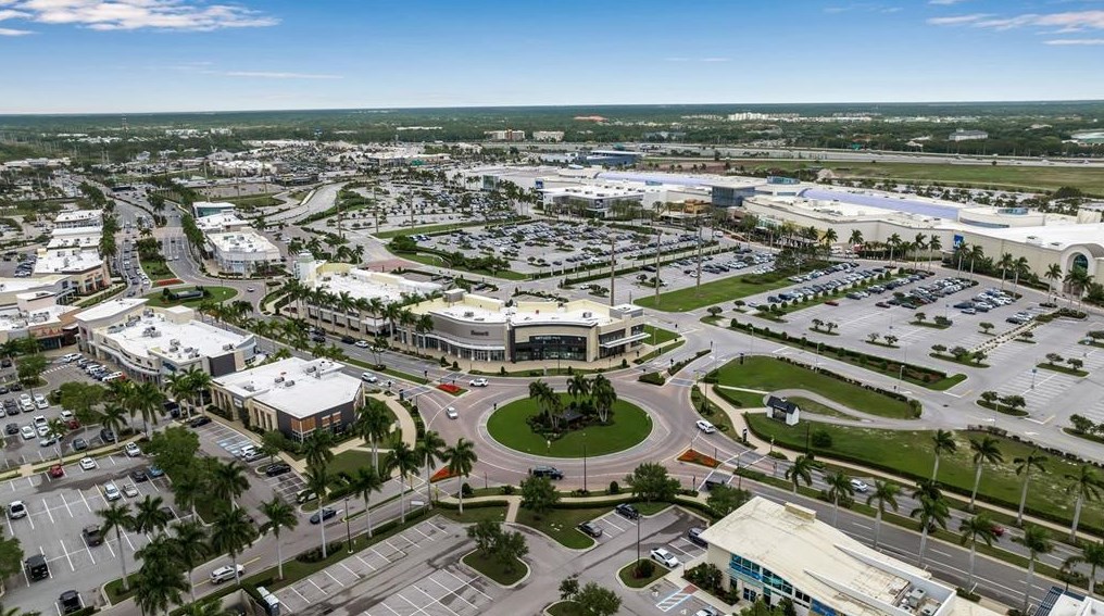 5102 Manorwood Dr, Sarasota FL  34235-2110 exterior