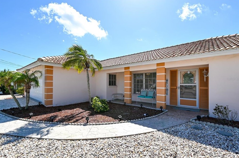 3816 Royal Palm Dr, Bradenton, FL 34210-1305