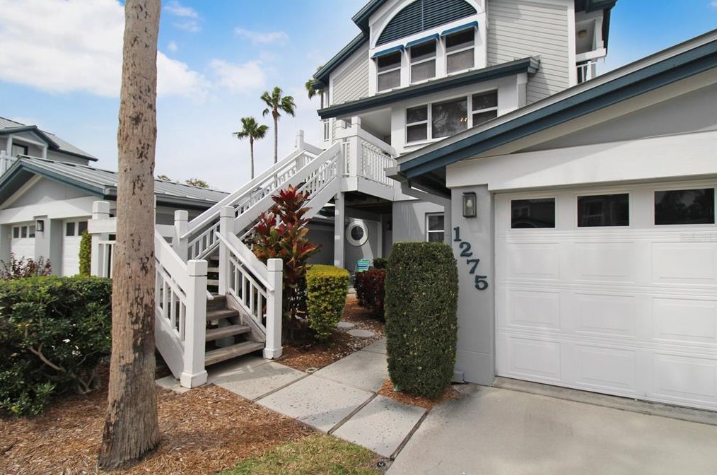 1275 Siesta Bayside Dr, Sarasota, FL 34242-8722