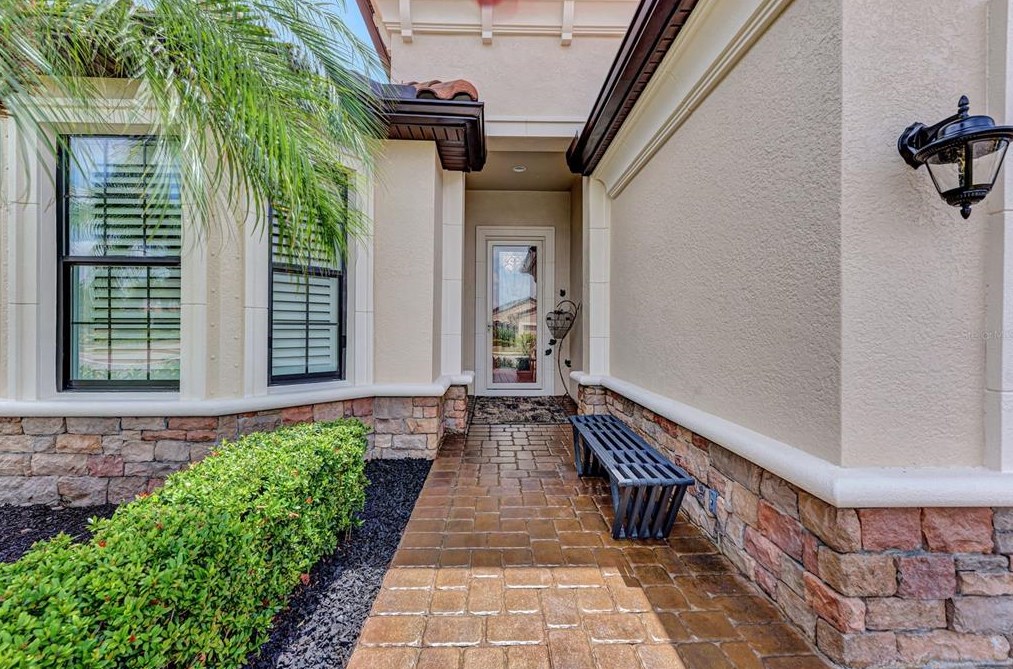 13202 Prima Dr, Bradenton, FL 34211