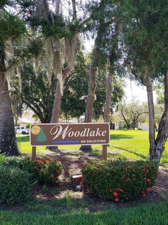 5906 Doral Dr, Sarasota, FL 34243-3818