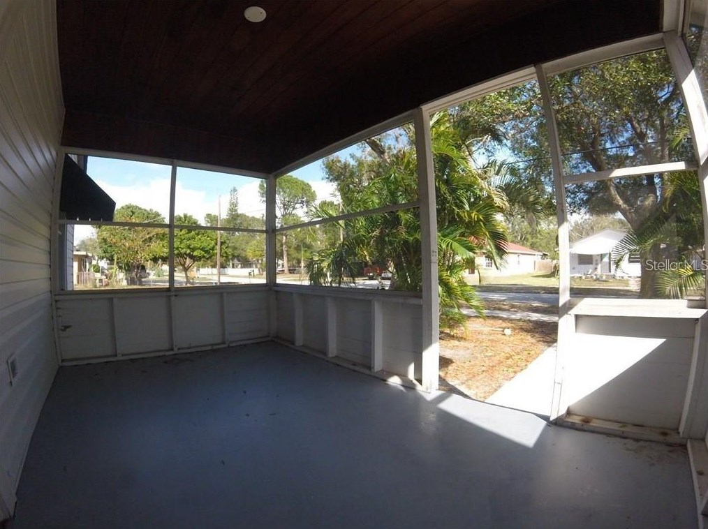 133 Conrad Ave, Sarasota FL 34237-5314 exterior