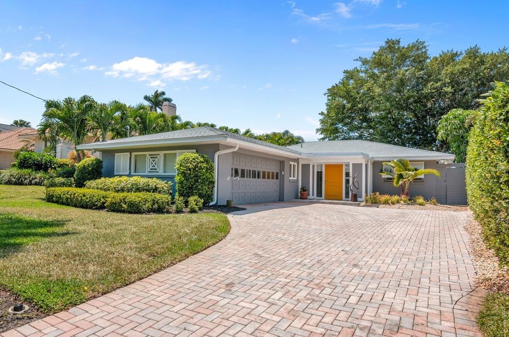 454 Washington Dr, Sarasota, FL 34236-1317