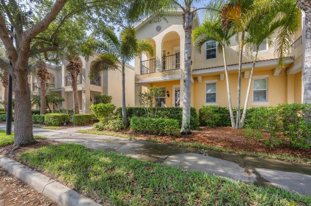 1534 Ernesto Dr, Sarasota, FL 34238