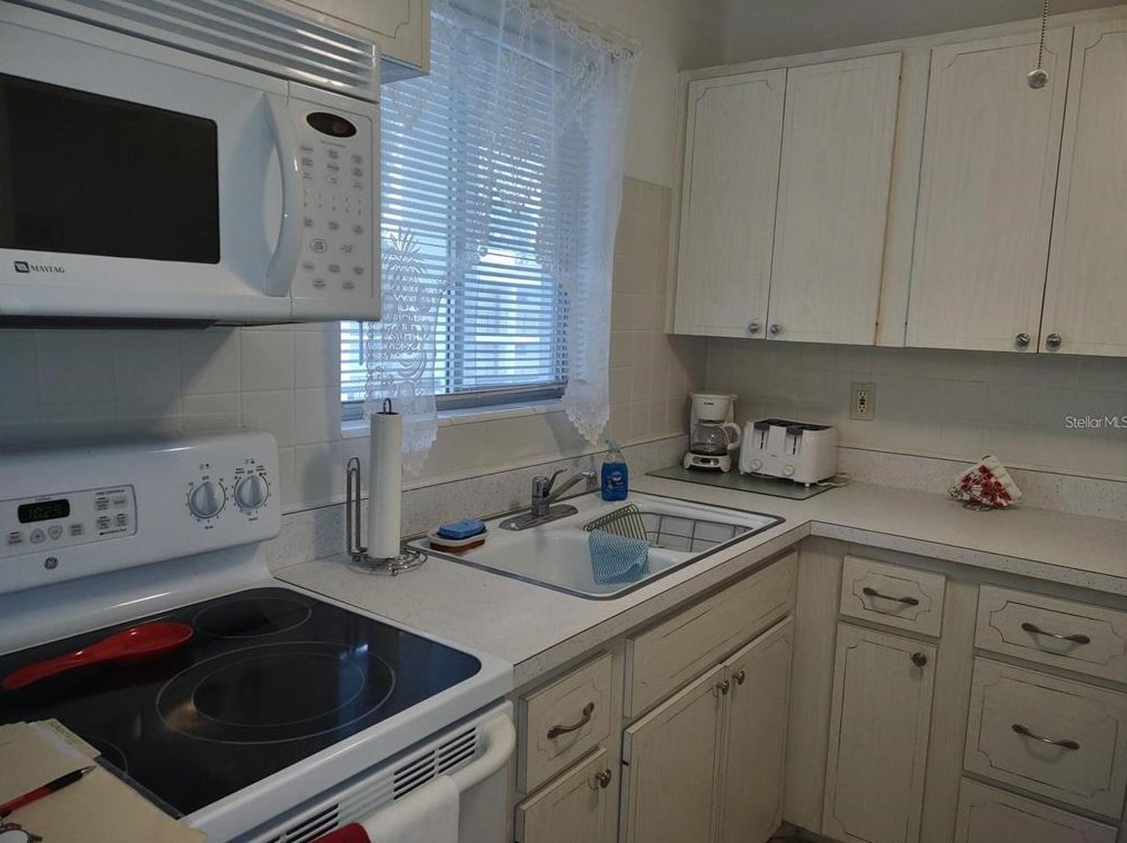 2038 Canal Dr #34, Bradenton, FL 34207