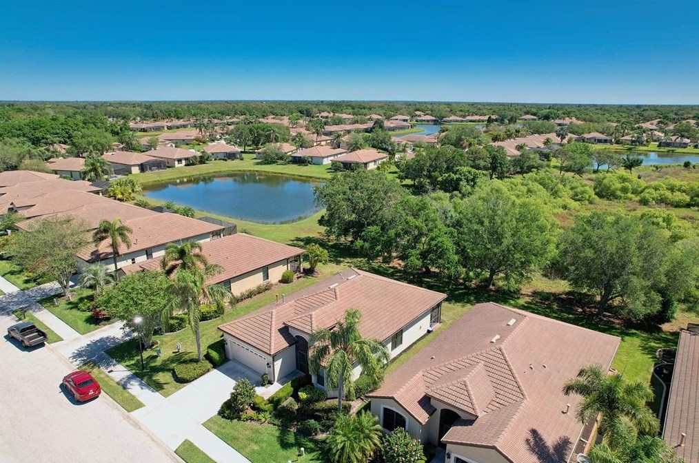 8162 Stirling Falls Cir, Sarasota, FL 34243-4208