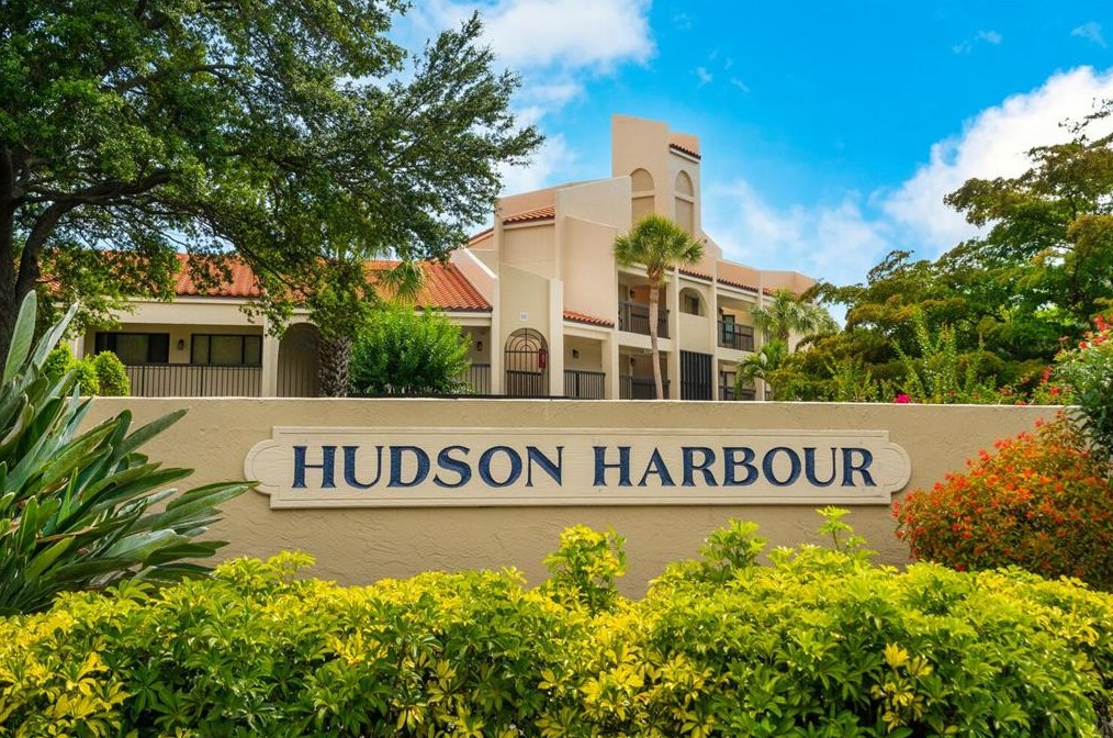 800 Hudson Ave #303, Sarasota, FL 34236