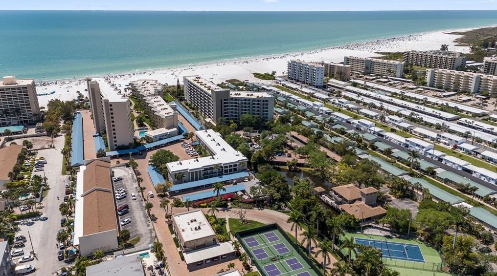 5950 Midnight Pass Rd, Sarasota FL 34242-8708 exterior