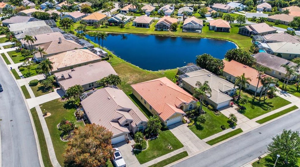 6912 Superior Street Cir, Sarasota, FL 34243-5307