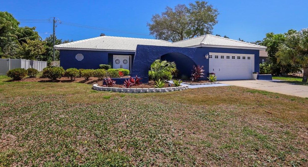 1109 63rd St, Bradenton, FL 34209-4542