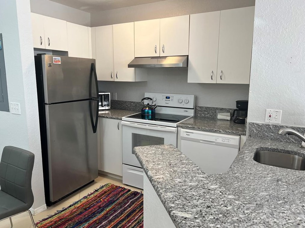 850 S Tamiami Trl #302, Sarasota, FL 34236