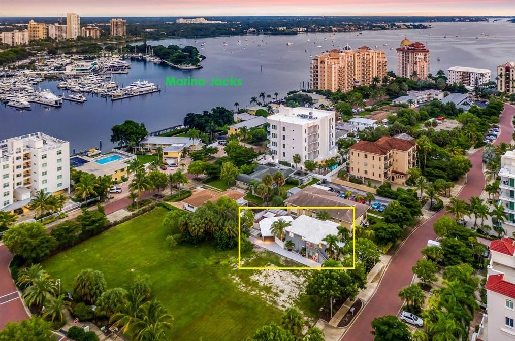 161 Golden Gate Pt, Sarasota, FL 34236-6603