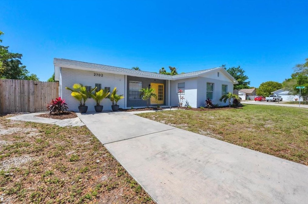 2702 40th St, Bradenton FL  34205-1225 exterior