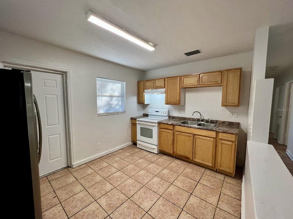 1550 29th St, Sarasota, FL 34234-4706