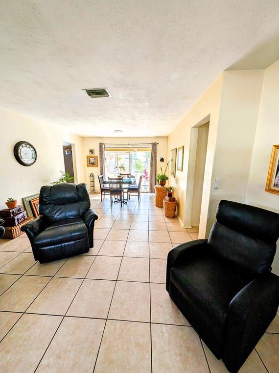 2068 Garden Ln, Bradenton FL  34207-8553 exterior