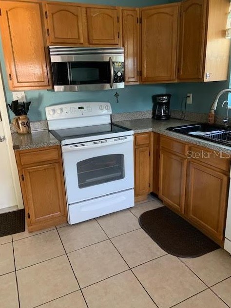 2068 Garden Ln, Bradenton FL  34207-8553 exterior