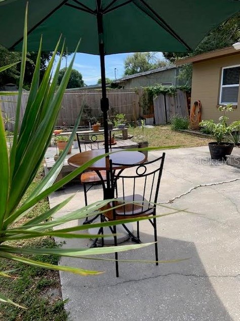 2068 Garden Ln, Bradenton FL  34207-8553 exterior