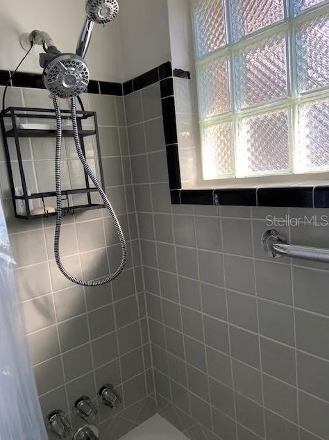 2068 Garden Ln, Bradenton FL  34207-8553 exterior