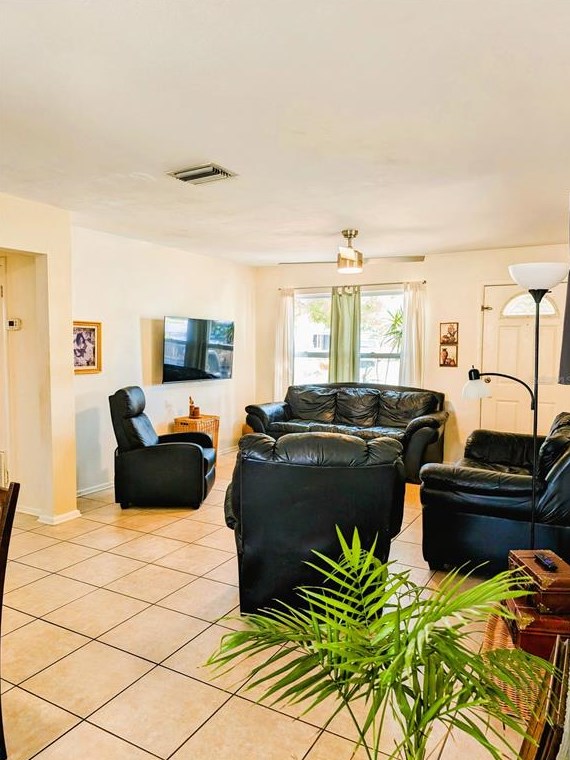 2068 Garden Ln, Bradenton FL  34207-8553 exterior