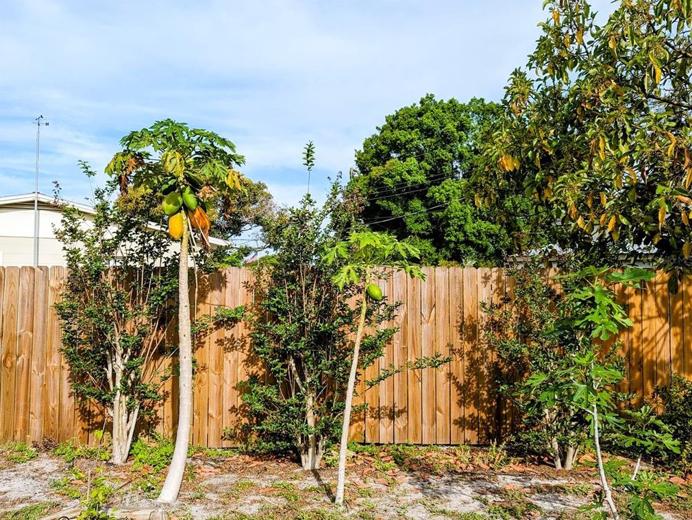 2068 Garden Ln, Bradenton FL  34207-8553 exterior