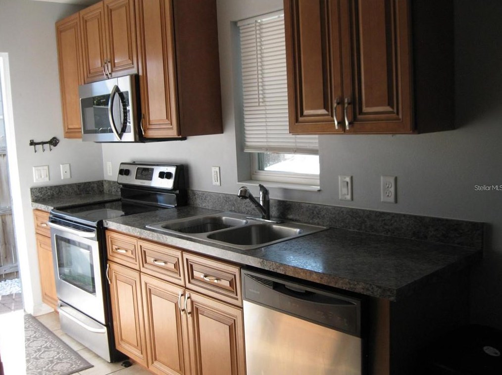 1059 32nd St, Sarasota, FL 34234-5822
