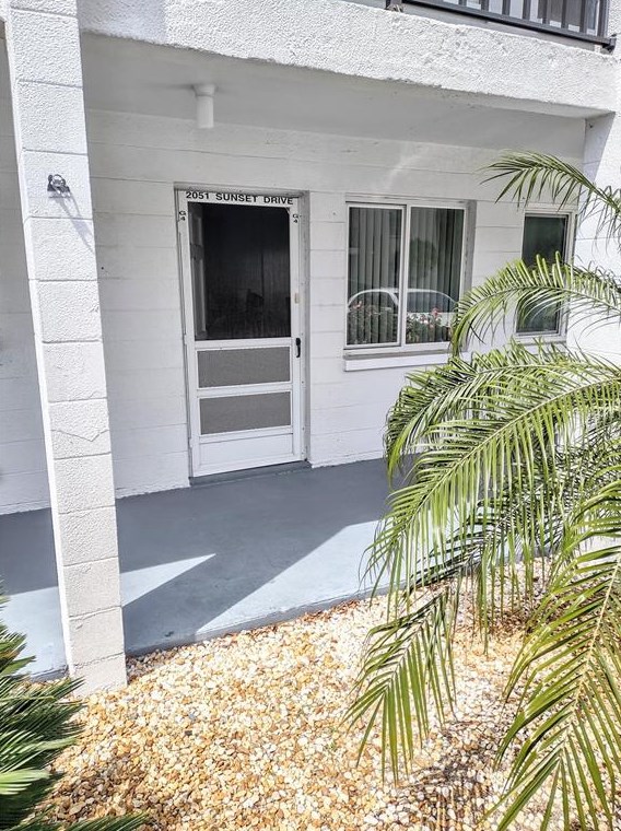 2051 Sunset Dr, Bradenton, FL