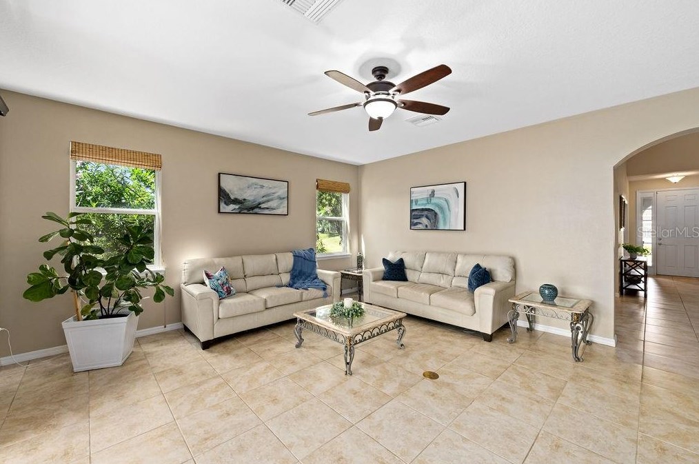 5547 Cartagena Dr, Sarasota, FL 34233