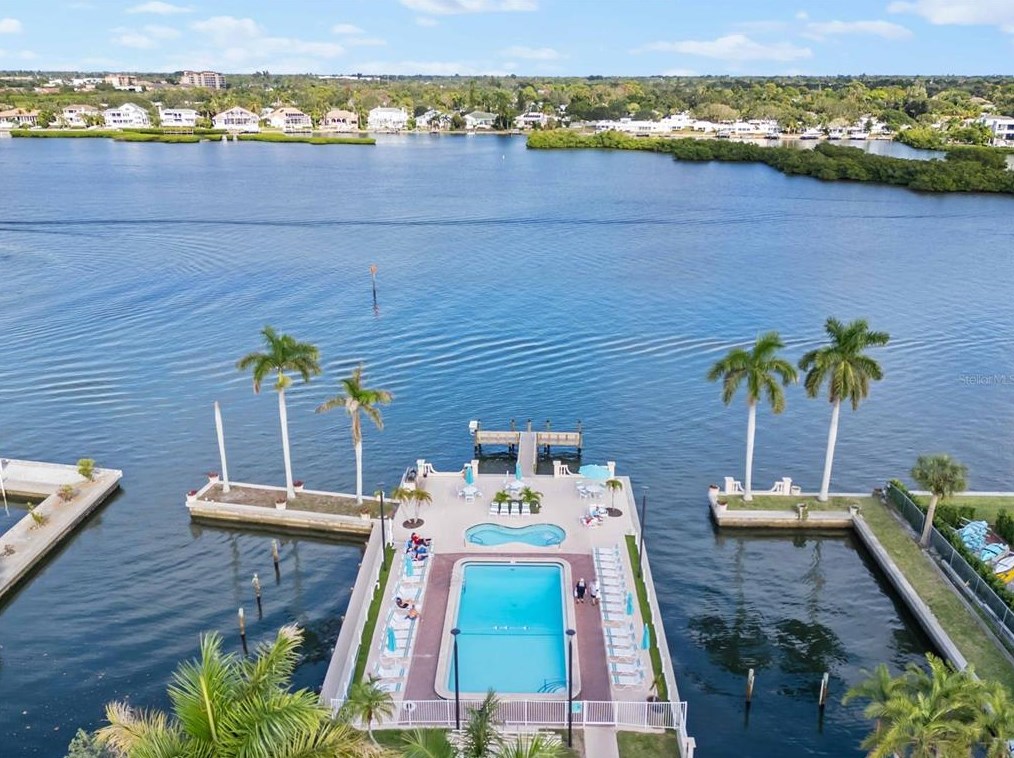 5961 Midnight Pass Rd, Sarasota FL  34242-8707 exterior