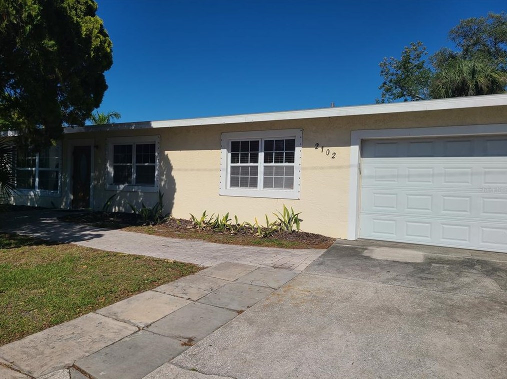 2102 Hillview St, Sarasota, FL 34239