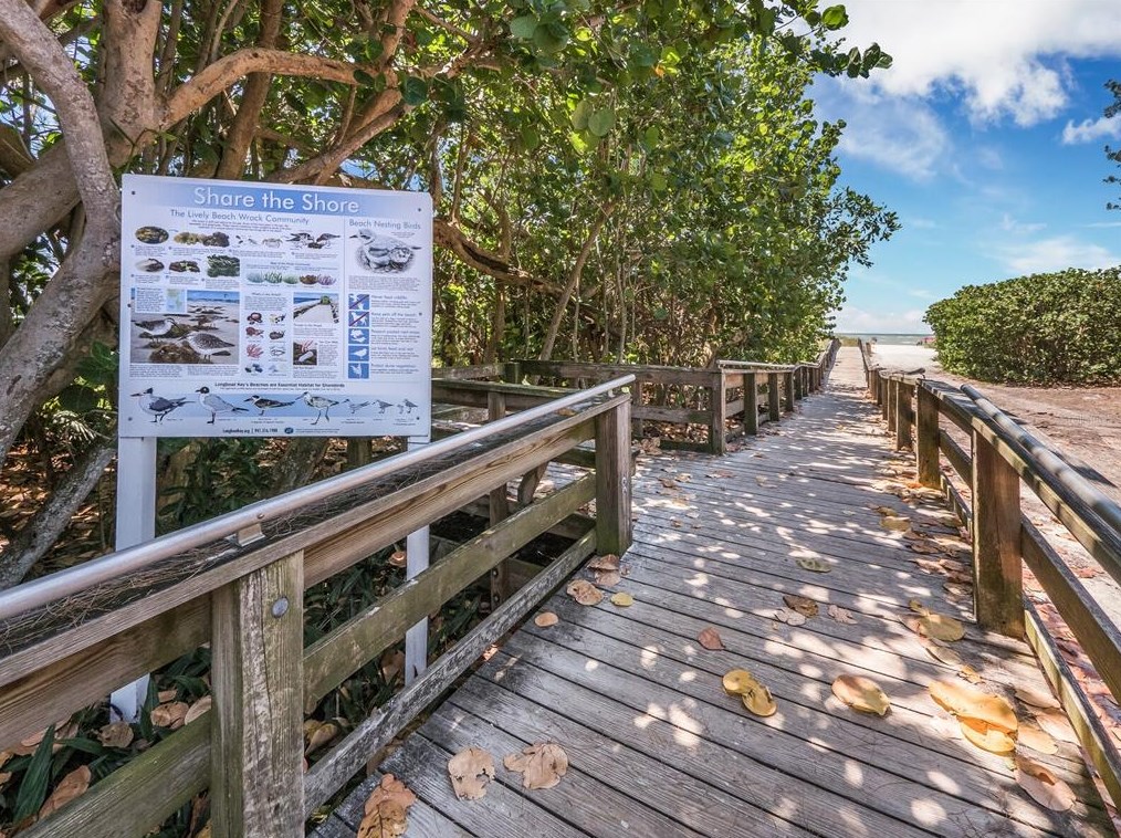 680 Fox St, Longboat Key FL 34228-1020 exterior