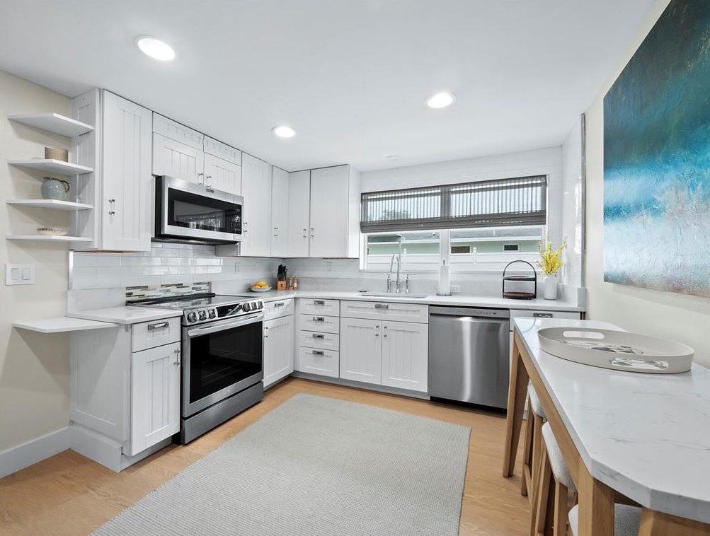 680 Fox St, Longboat Key FL 34228-1020 exterior