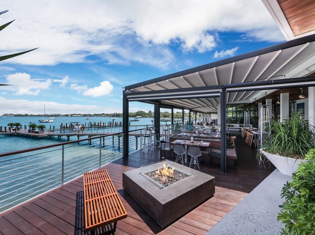 680 Fox St, Longboat Key FL 34228-1020 exterior