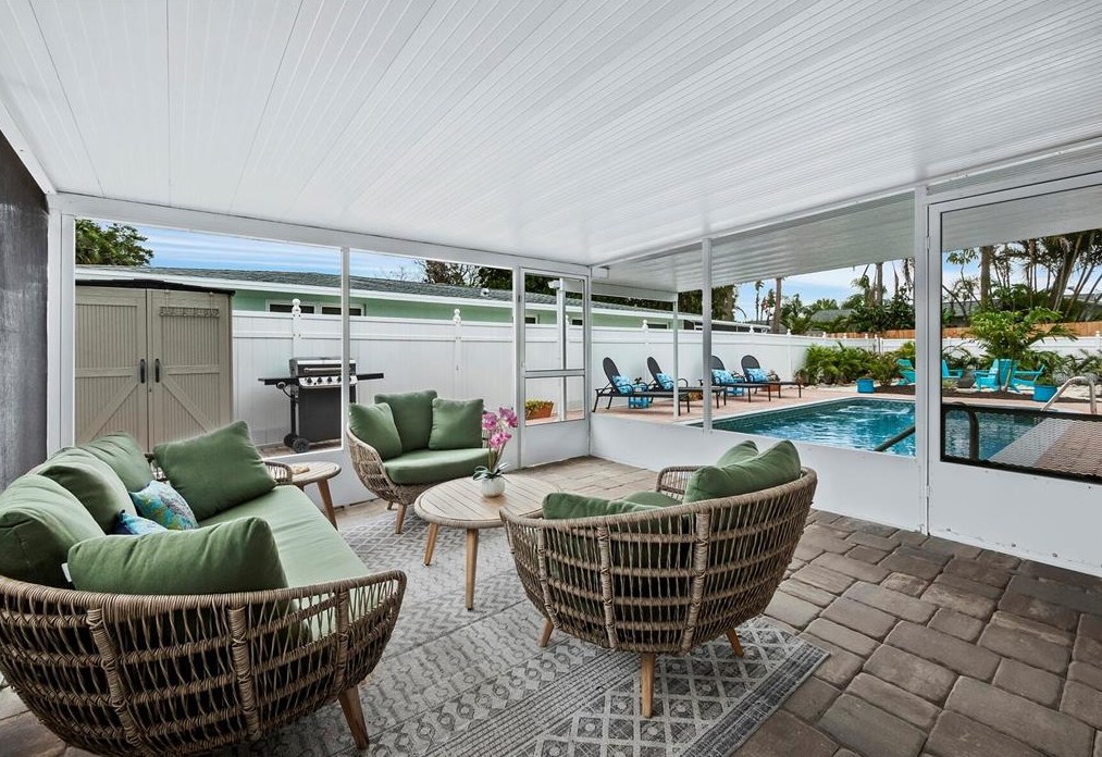 680 Fox St, Longboat Key FL 34228-1020 exterior