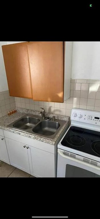 420 Adelia Ave #420, Sarasota, FL 34236