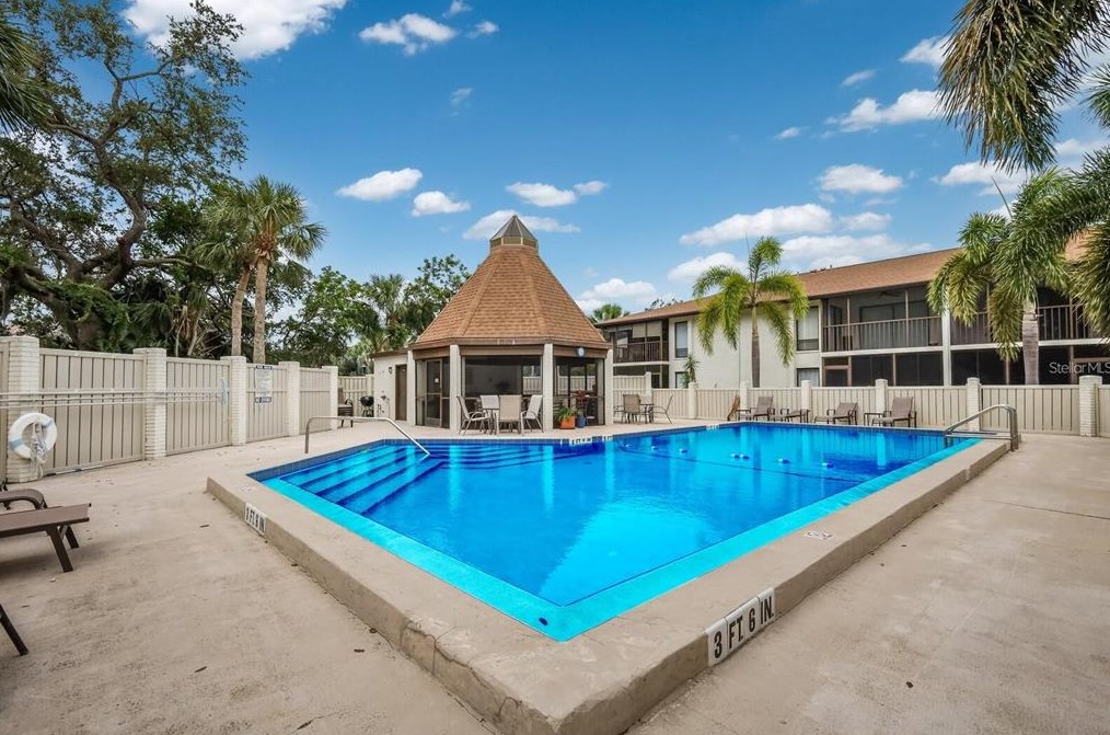 7205 Curtiss Ave, Sarasota FL  34231-8014 exterior