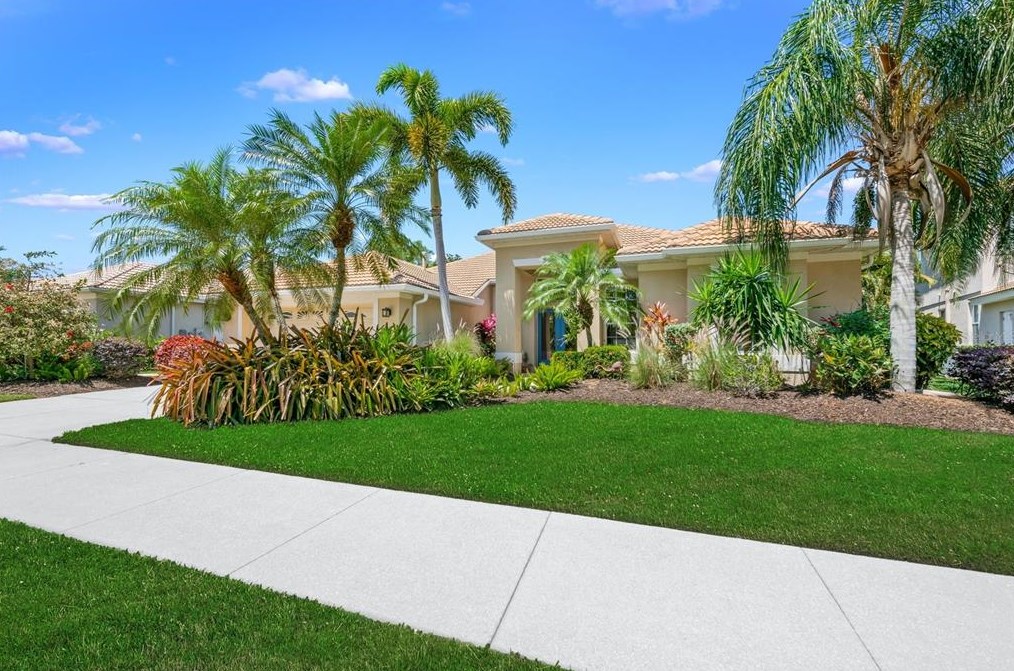 6190 Palomino Cir, Bradenton, FL 34201-2384