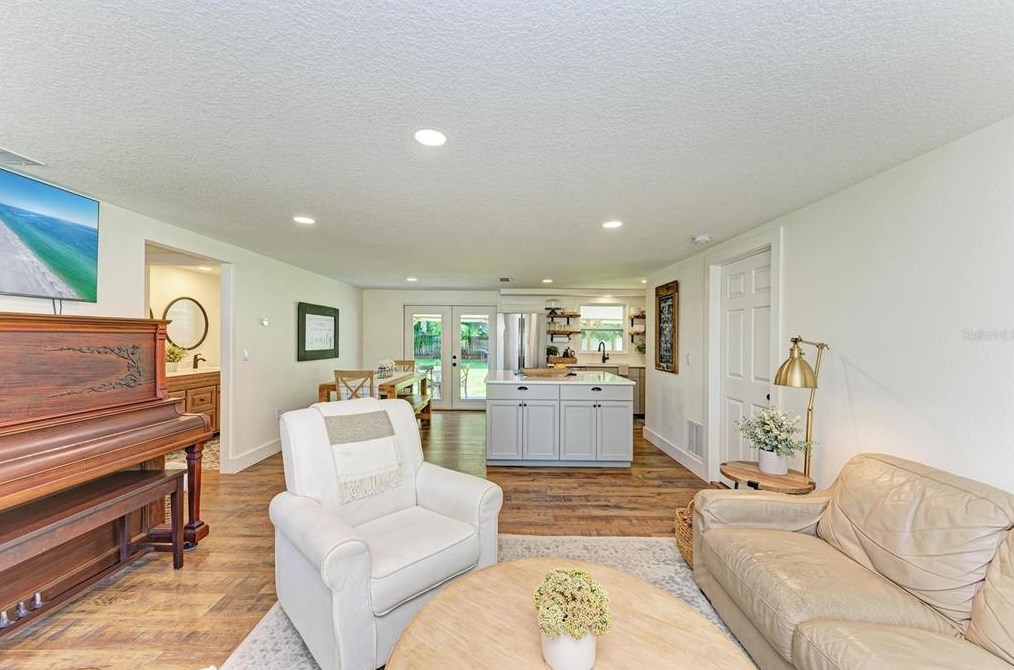 4673 Atlantic Ave, Sarasota, FL 34233-1916