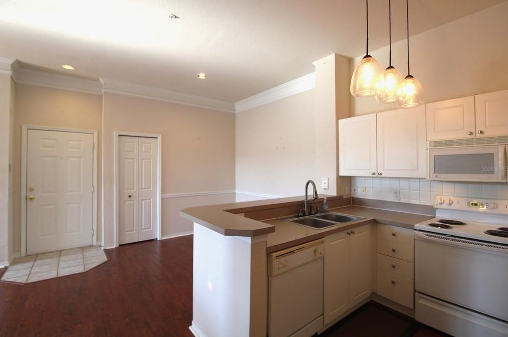 5140 Northridge Rd #302, Sarasota, FL 34238