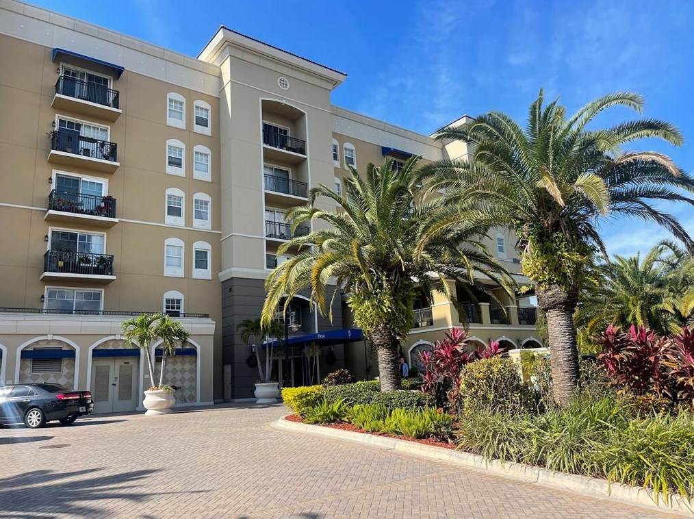1064 Tamiami Trl, Sarasota, FL 34236-2428