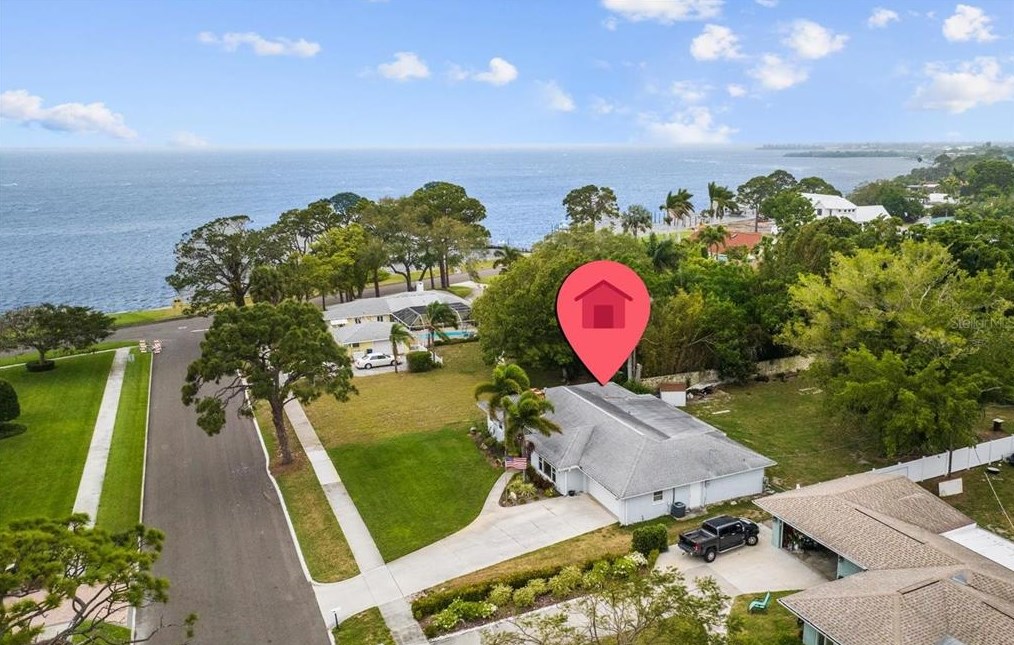 303 Somerset Ave, Sarasota, FL 34243-1926