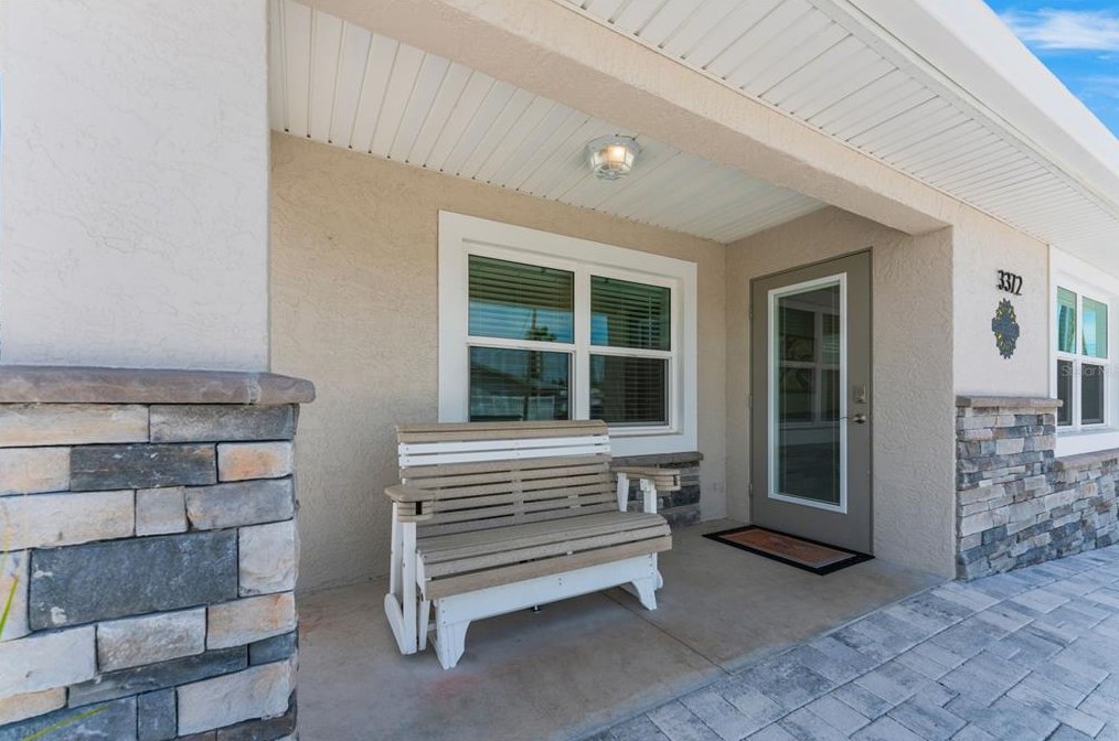 3372 Fry St, Sarasota, FL 34239-7300