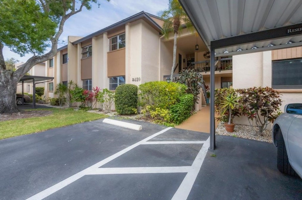 2420 Clubhouse Cir, Sarasota, FL 34232-3502