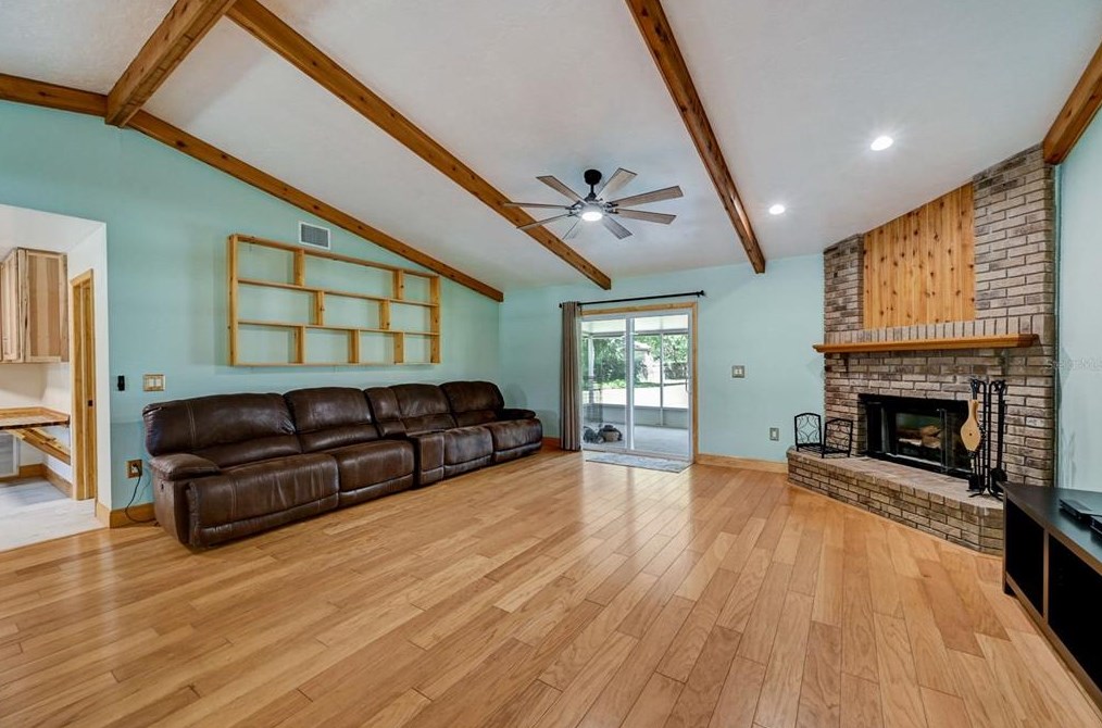 6109 45th Avenue Dr, Bradenton FL  34203-9501 exterior