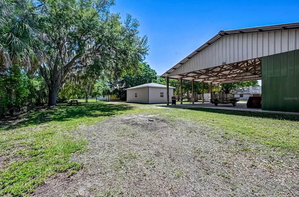 6109 45th Avenue Dr, Bradenton FL  34203-9501 exterior