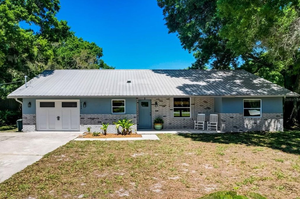 6109 45th Avenue Dr, Bradenton FL  34203-9501 exterior