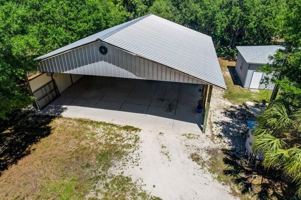 6109 45th Avenue Dr, Bradenton FL  34203-9501 exterior