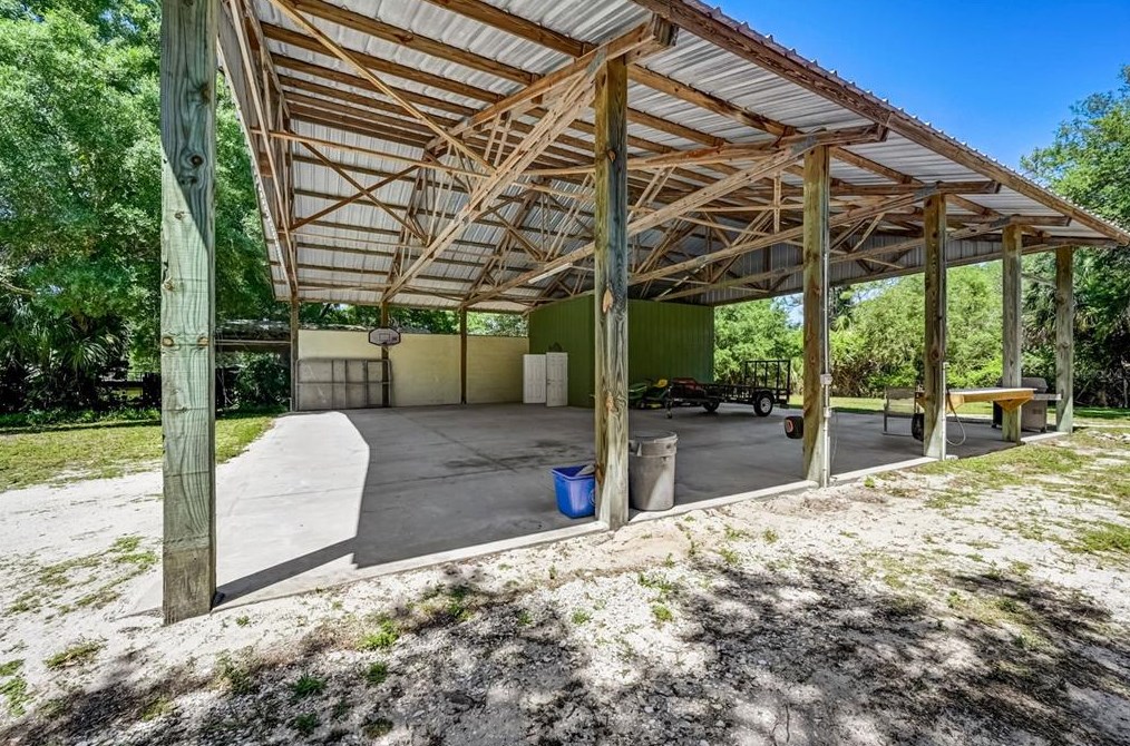 6109 45th Avenue Dr, Bradenton FL  34203-9501 exterior