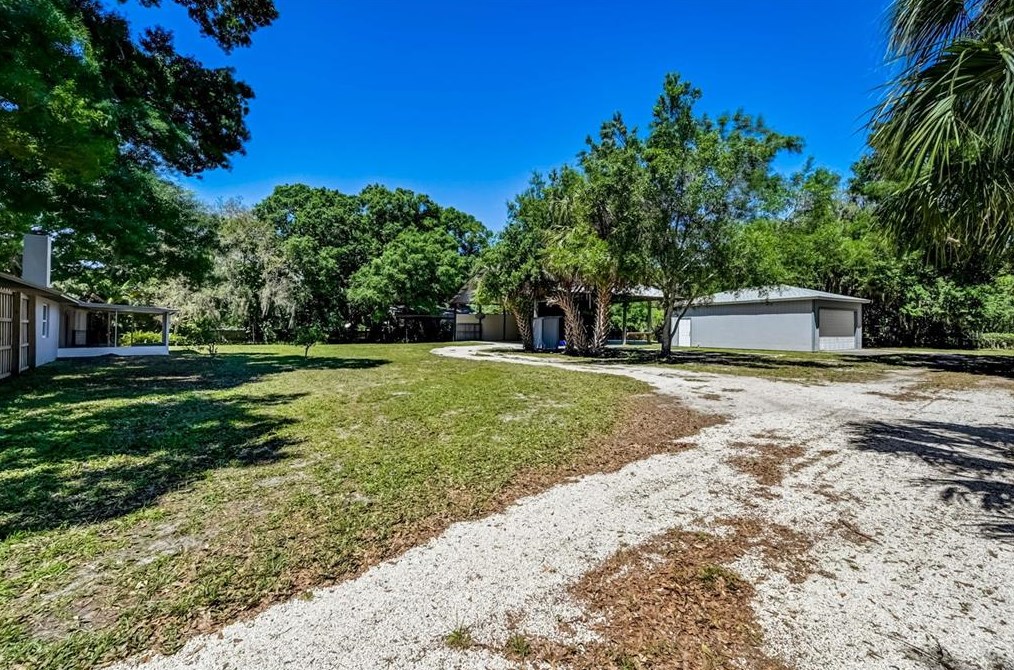 6109 45th Avenue Dr, Bradenton FL  34203-9501 exterior