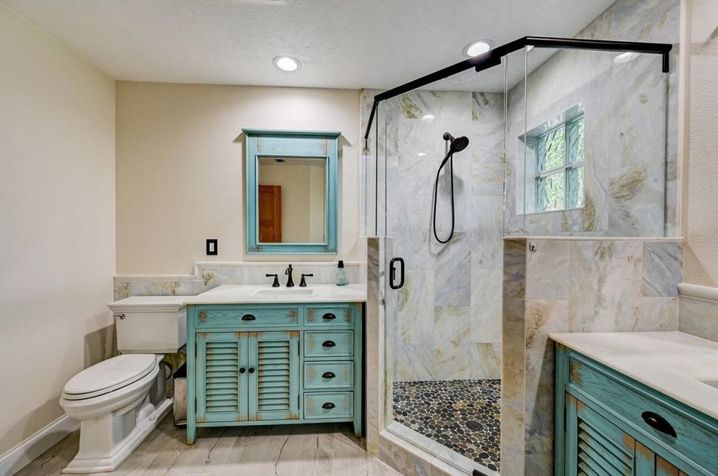 6109 45th Avenue Dr, Bradenton FL  34203-9501 exterior